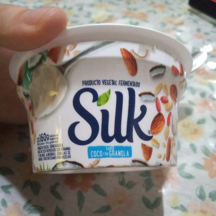 photo of Silk coco con granola silk Sabor Coco Con Granola shared by @marlenekeila28 on  04 Apr 2023 - review