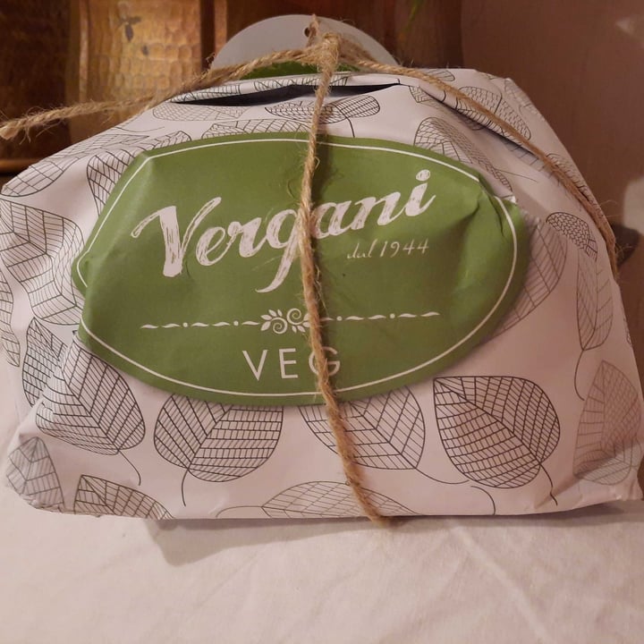 photo of Vergani il dolce di natale 100% vegetale shared by @fannie82 on  29 Dec 2022 - review