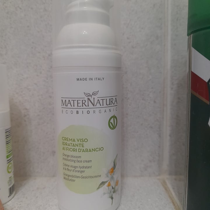 photo of MaterNatura crema viso idratante ai fiori d'arancio shared by @julyhanax on  22 Mar 2023 - review