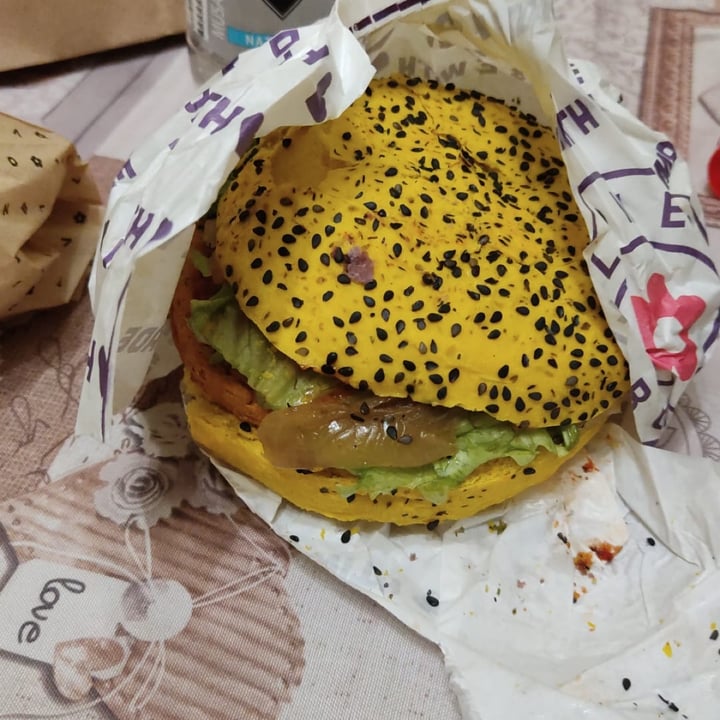 photo of Flower Burger Elf Burger shared by @tiure on  15 Feb 2023 - review