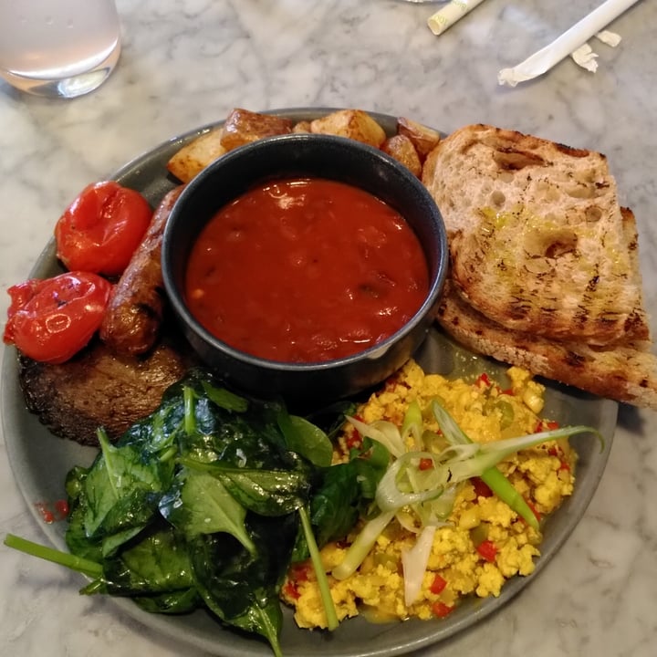 photo of Mildreds Restaurant Big Brunch Scrabble tofu shared by @youri on  01 Apr 2023 - review