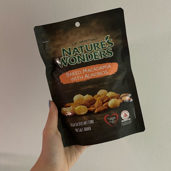 photo of Nature's Wonders Baked Macadamias with Almonds shared by @thebrownbear on  17 Aug 2023 - review