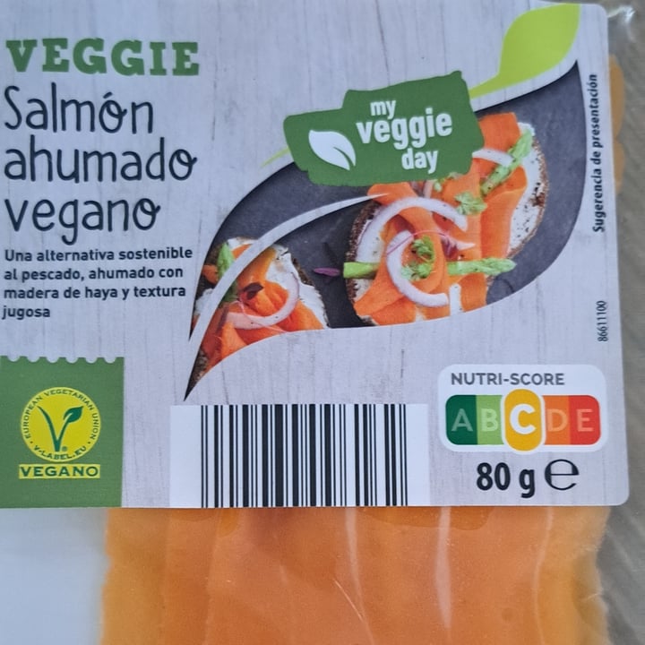 photo of My veggie day Salmón ahumado vegano shared by @moniclua on  25 May 2023 - review