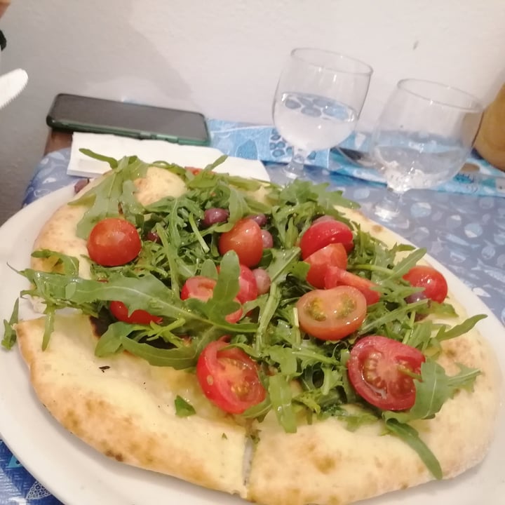 photo of Il Maestrale Pizzeria da Maurizio Focaccia Rughetta E Pomodorini shared by @raffysoloishere on  28 Apr 2023 - review