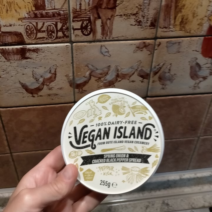 photo of vegan island spring onion & cracked black pepper spread shared by @michelalessandra on  10 Aug 2023 - review