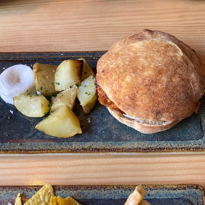 photo of Blu Bar Pulled pork goes happy shared by @str3q on  13 Feb 2023 - review