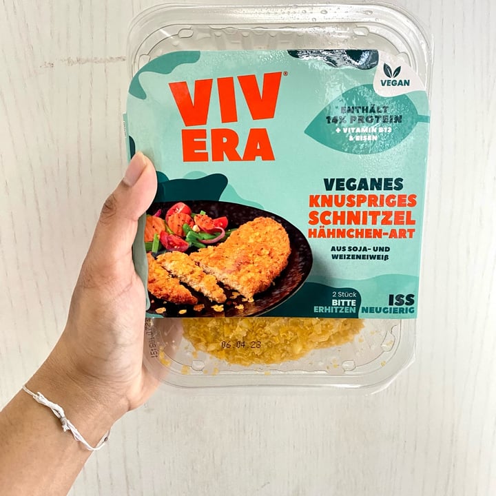 photo of Vivera Knuspriges Schnitzel Hähhchen-art shared by @stefveg97 on  22 Mar 2023 - review