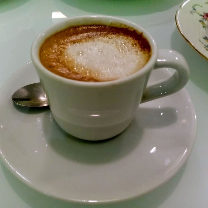 photo of Sweet Paradise Café cortado de avena shared by @troosti on  06 Aug 2023 - review