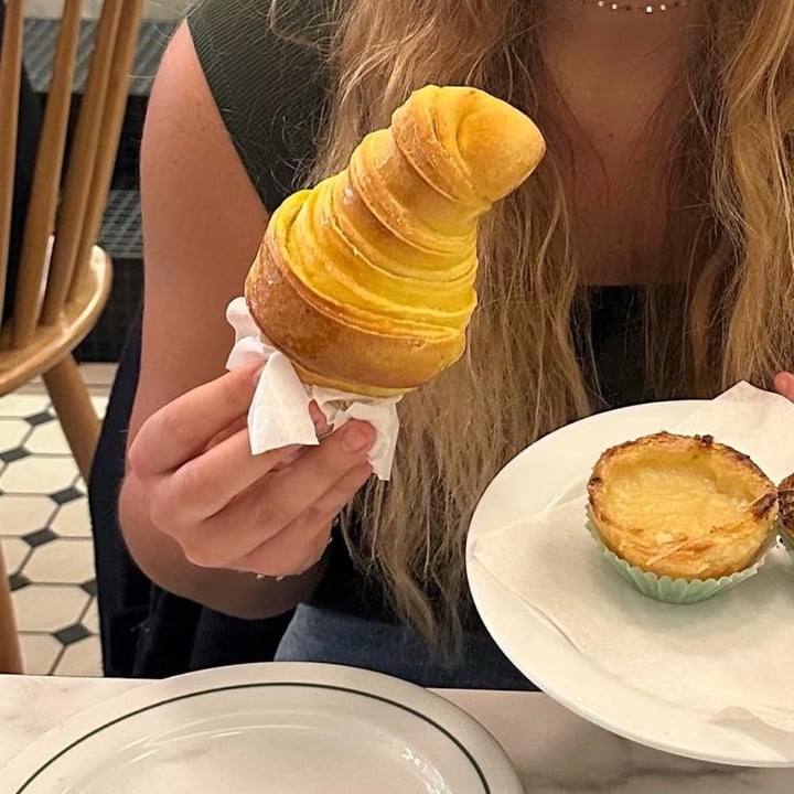 photo of Pastelaria Tupi Vegan Croissant shared by @aliclinomaniac on  27 Feb 2023 - review