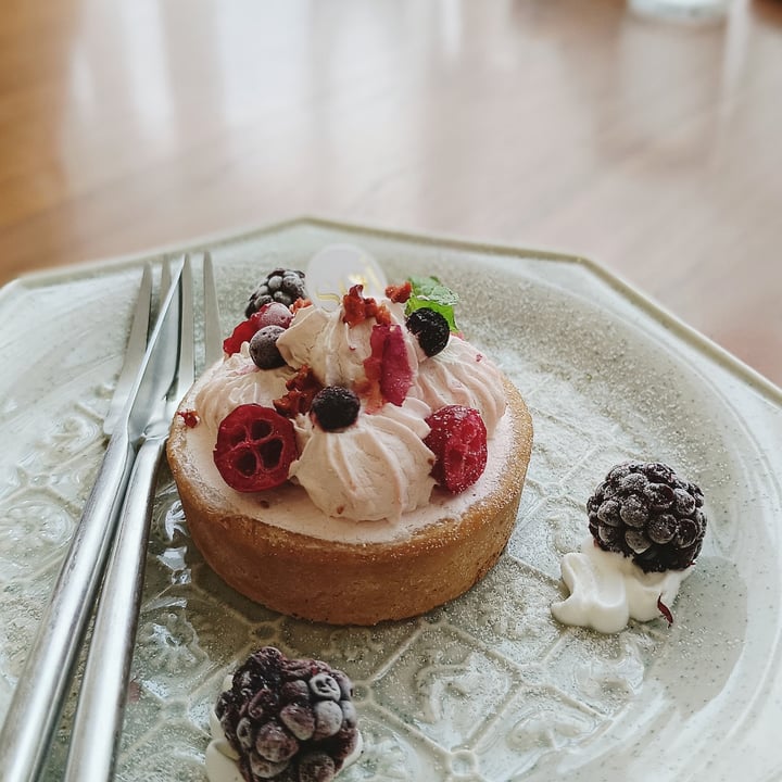 photo of SOi 植物系甜點 VEGAN PÂTISSERIE 草莓優格塔 Vegan Strawberry Yoghurt Tart shared by @stanleyxu94 on  30 Jun 2023 - review