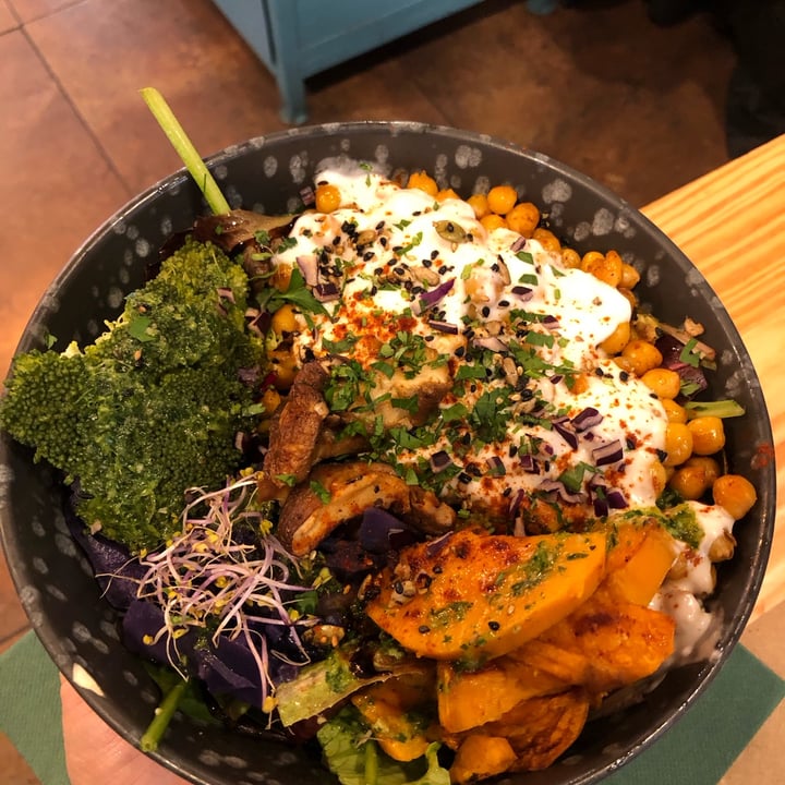 photo of Mapa Verde Buddha bowl shared by @bessiebean on  13 May 2023 - review