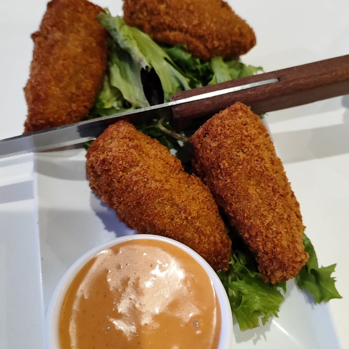 photo of The Modern Vegan Jalapeno Poppers shared by @littleredmushroom on  18 Apr 2023 - review