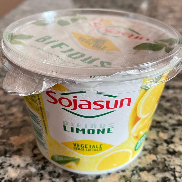 photo of Sojasun Bifidus Yogurt al Limone shared by @lillaveg on  18 Apr 2023 - review