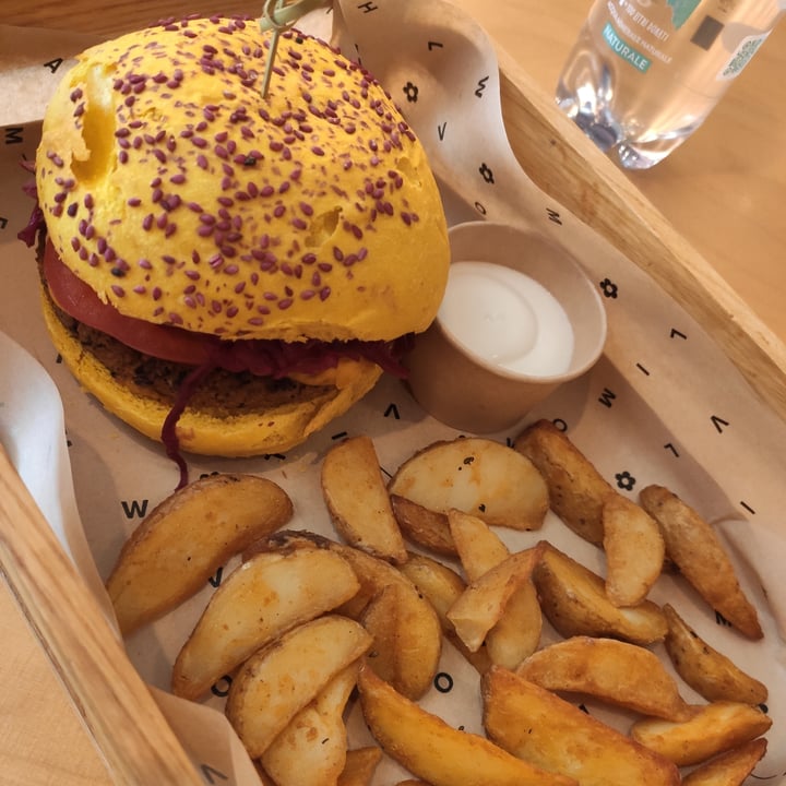 photo of Flower Burger Barrow Burger shared by @fedes on  31 Mar 2023 - review