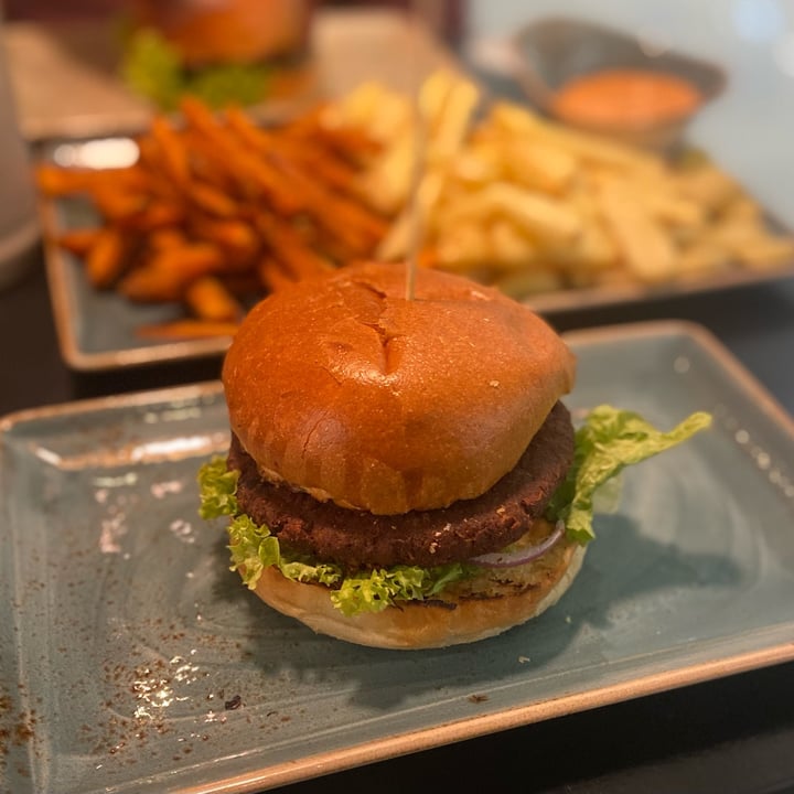 photo of HANS IM GLÜCK Burgergrill & Bar NATURBURSCHE shared by @mthomas814 on  03 Feb 2023 - review