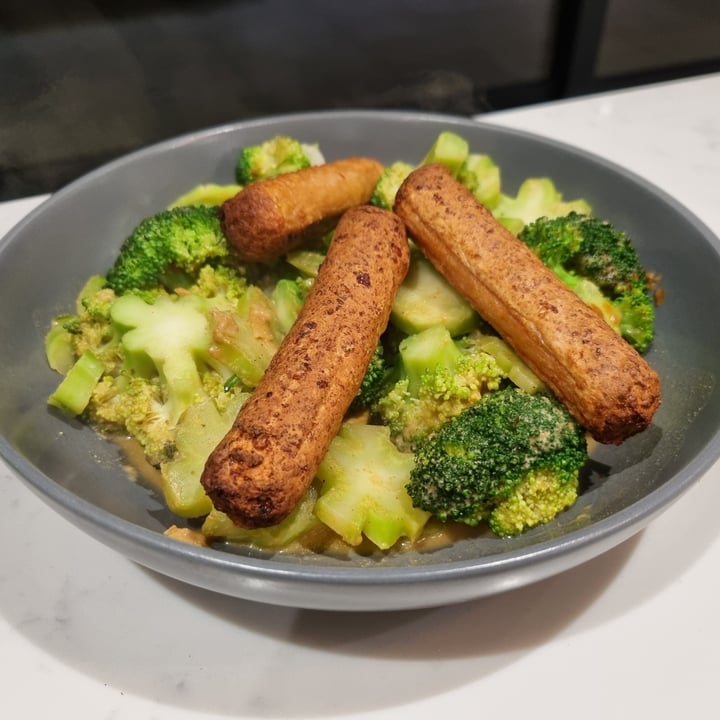 photo of Linda McCartney's 6 Vegetarian Sausages shared by @shirinshah247 on  21 Jan 2023 - review