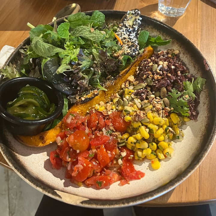 photo of Genius Central Singapore Happiness Bowl shared by @iloveanimals87 on  24 Jul 2023 - review