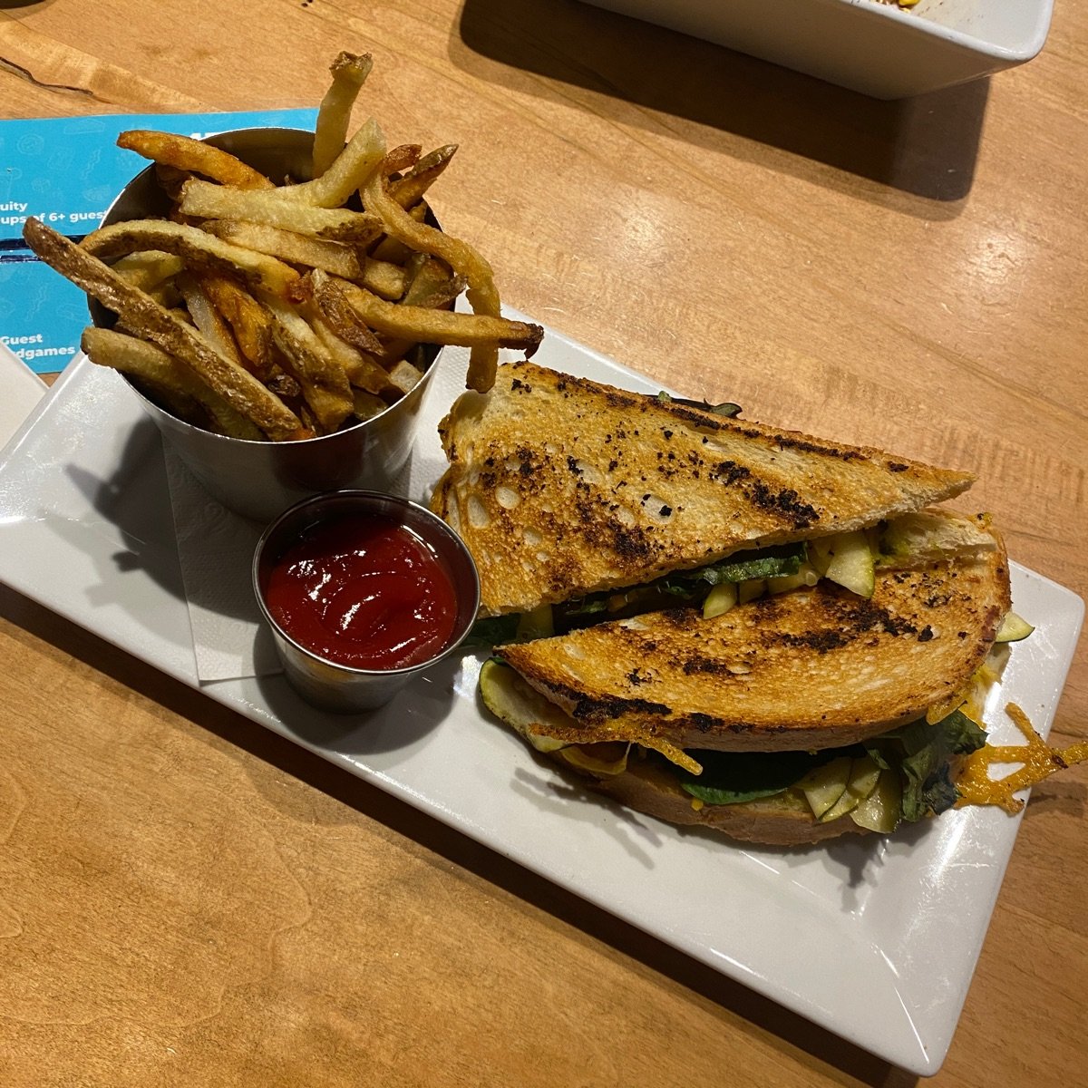 snakes-lattes-midtown-toronto-top-rated-vegan-dishes-reviews