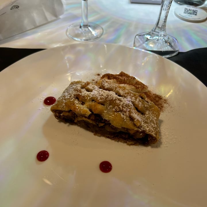 photo of MiBiò bistrot Strudel di mele shared by @francesca89 on  03 May 2023 - review