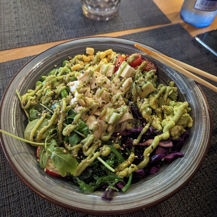 photo of MANZOKU ramen&sushi Vegan poke bowl shared by @vanessaprats on  29 May 2023 - review