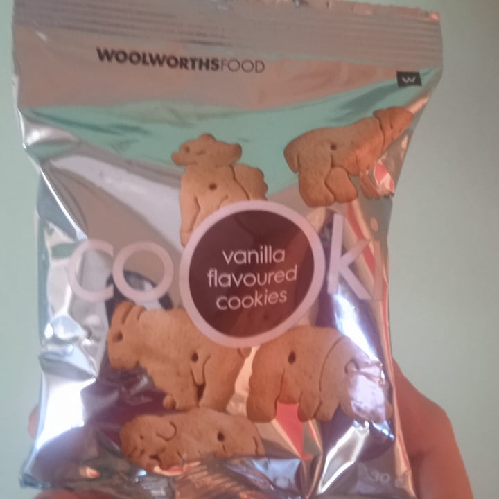 photo of Woolworths Food Vanilla flavoured cookies shared by @peanutqueen on  21 Apr 2023 - review