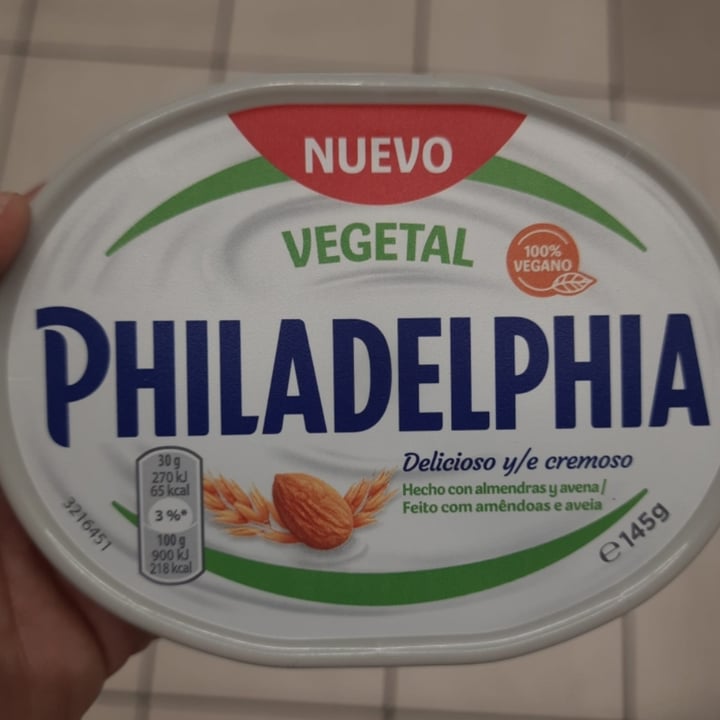 photo of Philadelphia Philadelphia Vegetale Mandorle Avena shared by @cristyglez on  23 Jun 2023 - review