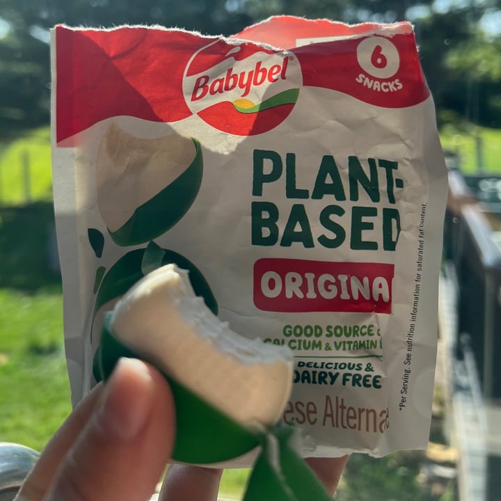photo of Babybel Plant-Based Plant-Based (Végetal) Cheese shared by @manelin on  01 Jul 2023 - review