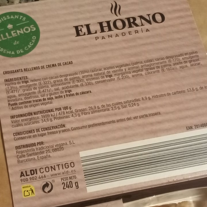 photo of El Horno de Aldi croissants rellenos de crema de cacao shared by @titoherbito on  26 Jan 2023 - review