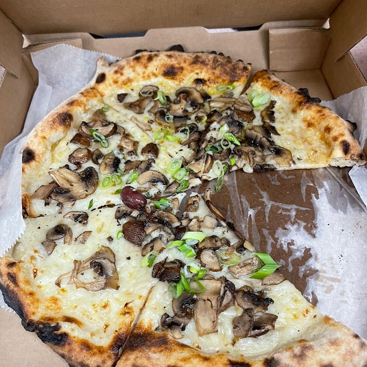 photo of Corvo Bianco Wood Fired Pizza Shrooms Pizza shared by @manuelaw on  30 Dec 2022 - review