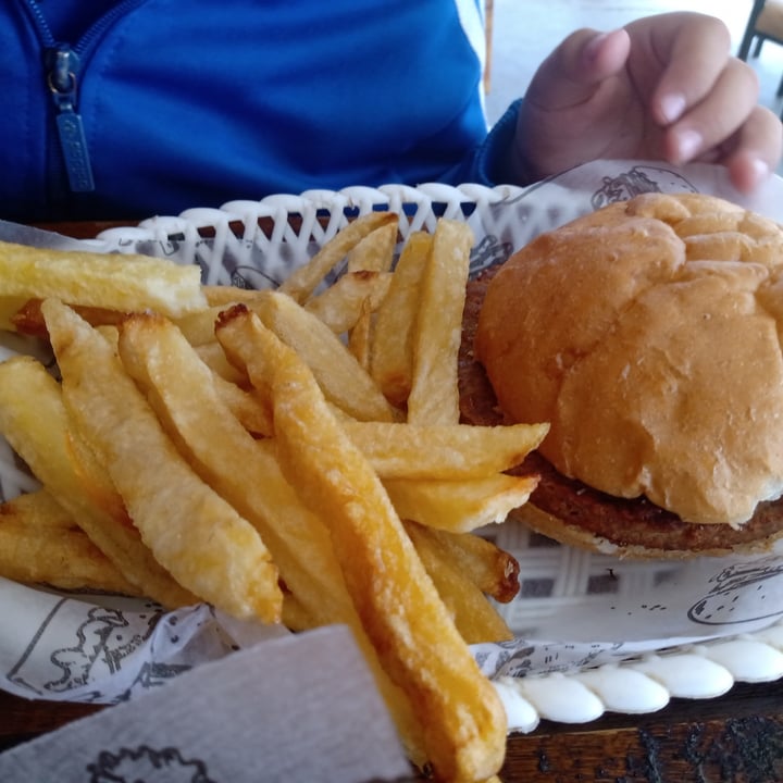 photo of 1966 Bar de Aguas Hamburguesa shared by @lau1307 on  12 Feb 2023 - review