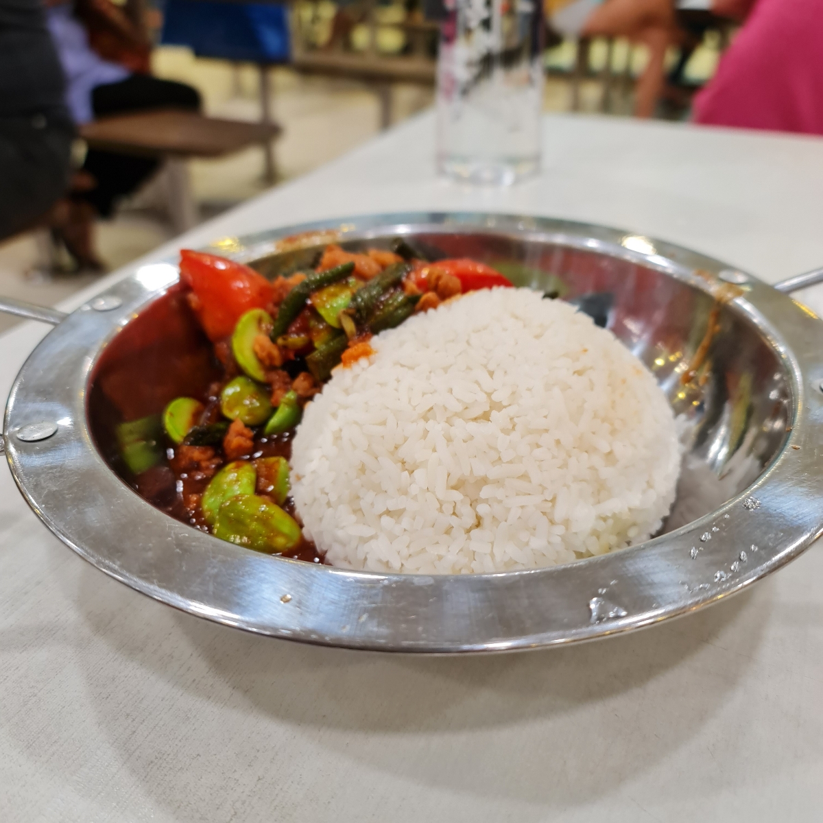 Giant Food Court