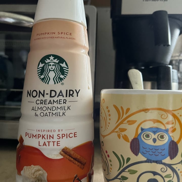 photo of Starbucks Non-Dairy Creamer Almondmilk and Oatmilk Pumpkin Spice Latte shared by @vegangma on  28 Mar 2023 - review