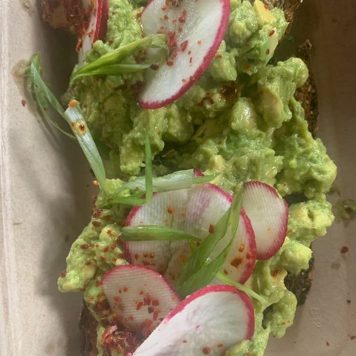 photo of Soho Diner Smashed Avocado Toast shared by @vluxemagazine on  20 May 2023 - review