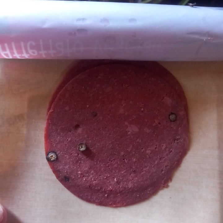 photo of Vemondo Affettato Vegetale Gusto Salame shared by @lamanu on  05 Aug 2023 - review