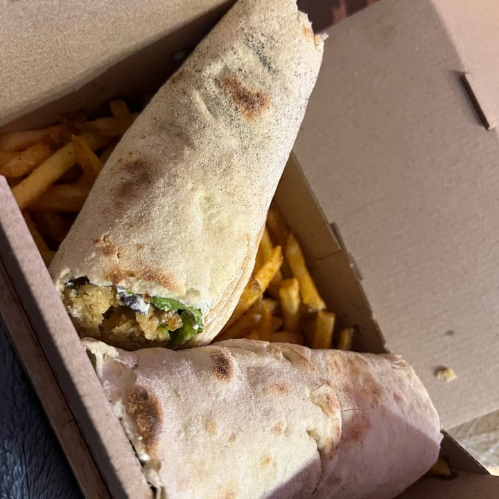 photo of Almacén de Pizzas Wrap De Falafel Con Papas shared by @willemina on  22 Apr 2023 - review