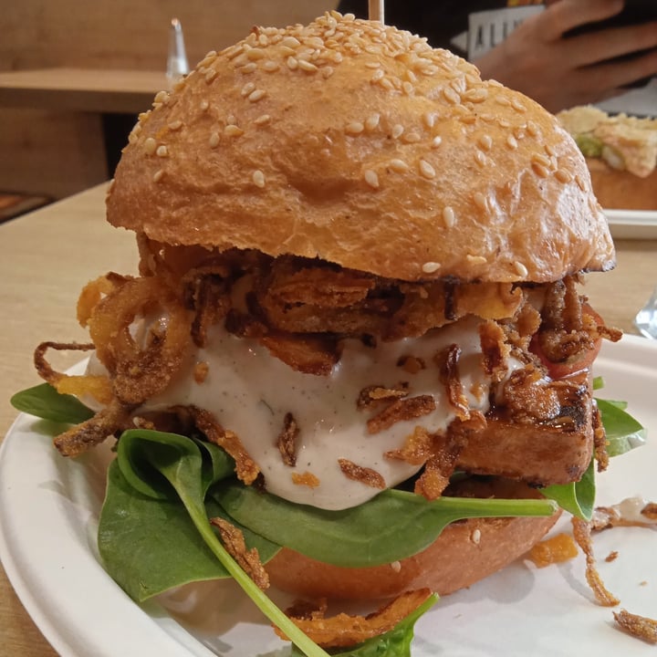 photo of Veganlove street food BBQ Tofu Burger shared by @polpettavegana on  05 Jul 2023 - review