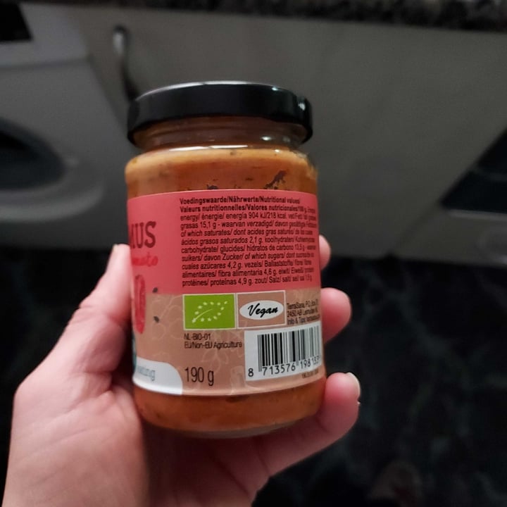 photo of Terra Sana Hummus sundried tomato shared by @sabrinamurua on  26 Dec 2022 - review