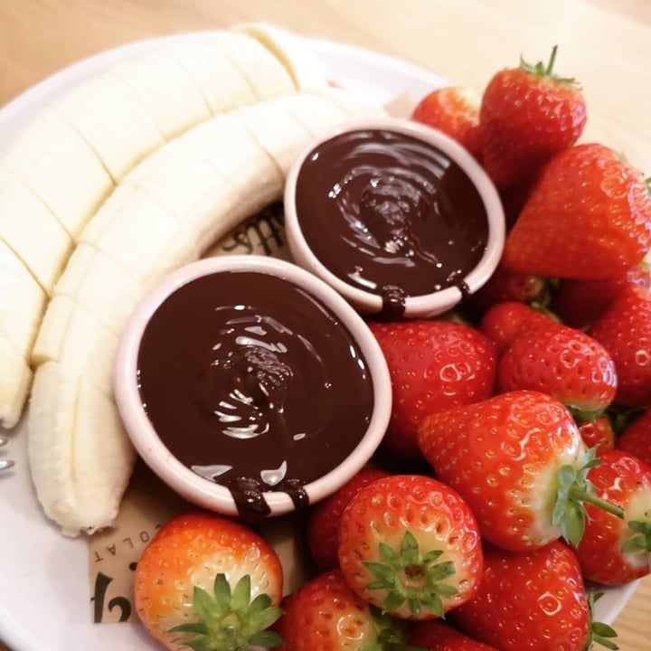photo of Mrs. Potts Chocolate House Breakfast Fruits And Chocolate shared by @bigbadkittykat on  04 Jun 2023 - review