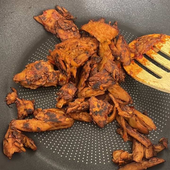 photo of Oumph! Pulled BBQ chunks shared by @coffeecat on  20 Feb 2023 - review