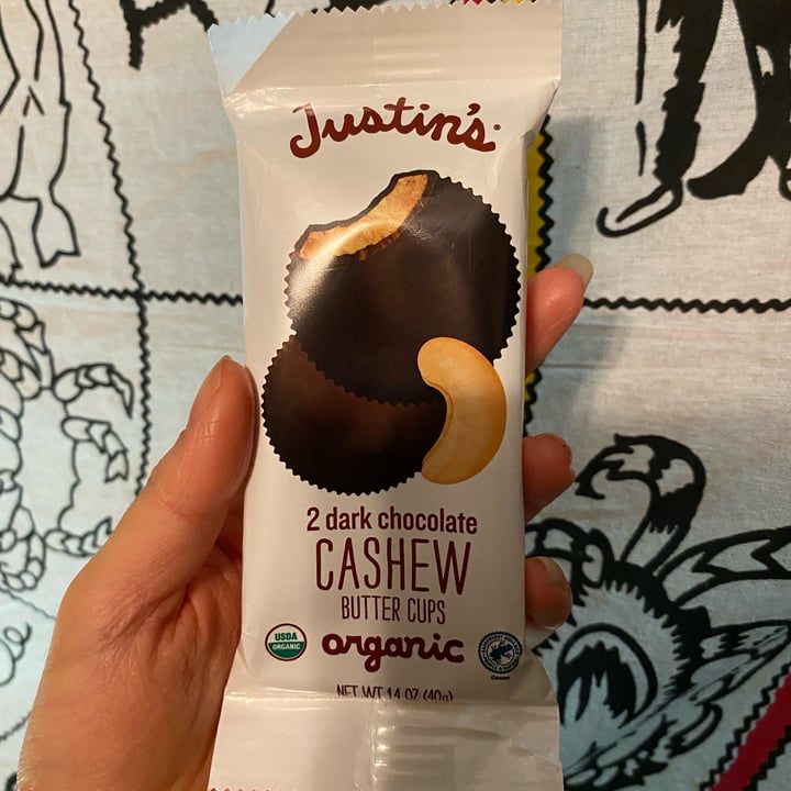 photo of Justin's 2 organic Dark Chocolate Cashew Butter Cups shared by @punksappho on  24 May 2023 - review