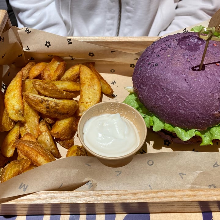 photo of Flower Burger flower burger shared by @nonsonounadiga on  29 Jan 2023 - review