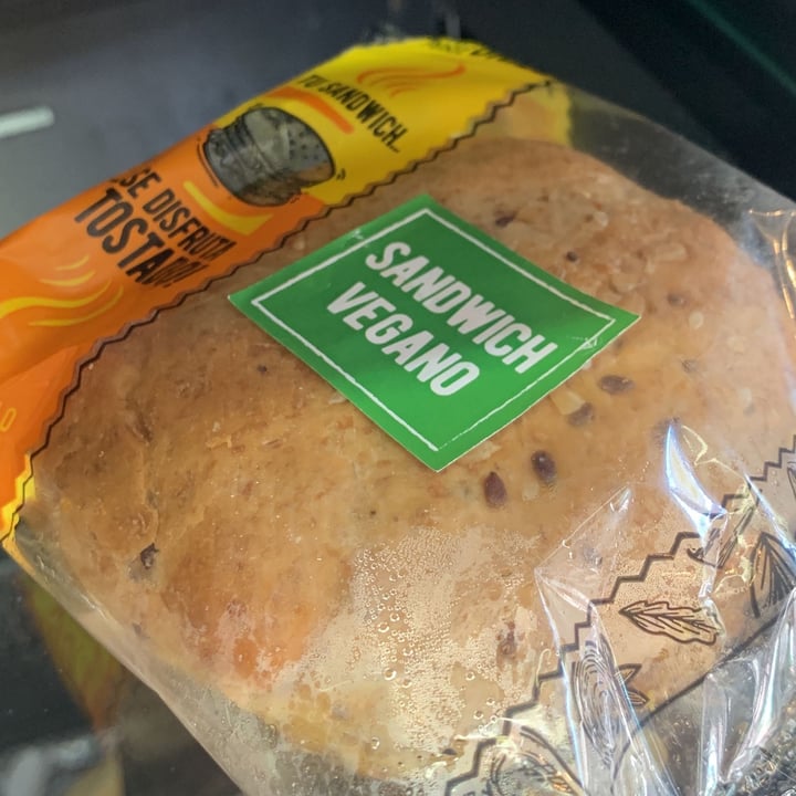 photo of Costumbres Argentinas Sandwich Vegano shared by @paulaaldiljalix on  21 Feb 2023 - review