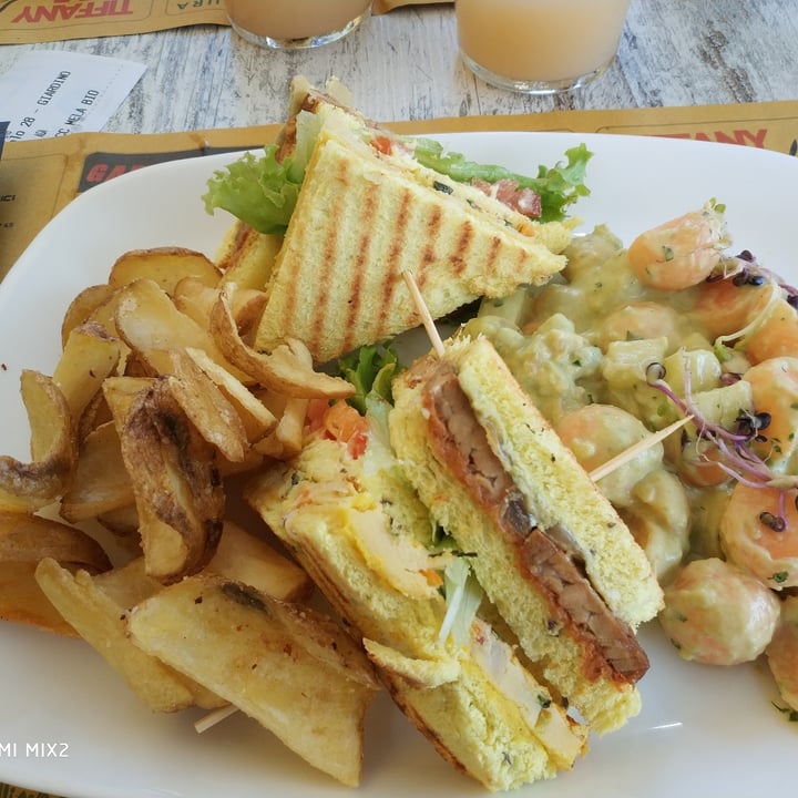 photo of Caffè ALPI Bistrot Club Sandwich shared by @benedettatinti on  29 Jul 2023 - review