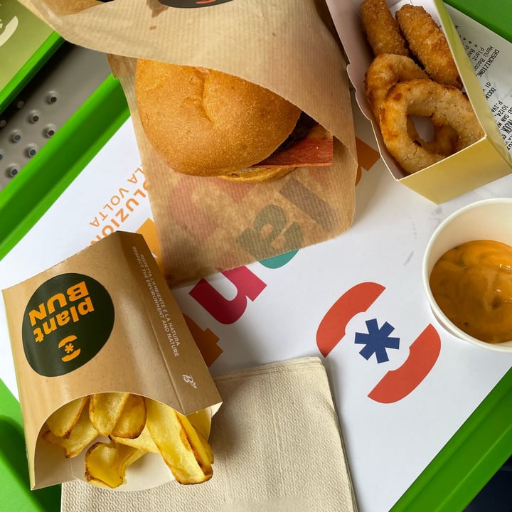 photo of Plant Bun Bacon Burger Menu shared by @multidurso on  09 Jun 2023 - review