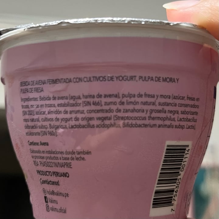 photo of Vakimu Yoguavena Mix Berries shared by @cosmicfrog on  11 Apr 2023 - review