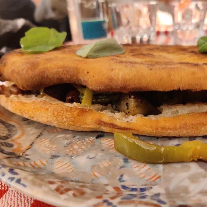 photo of Pizzeria Donnarumma Panuozzo Vegano shared by @vegangio on  10 Jul 2023 - review