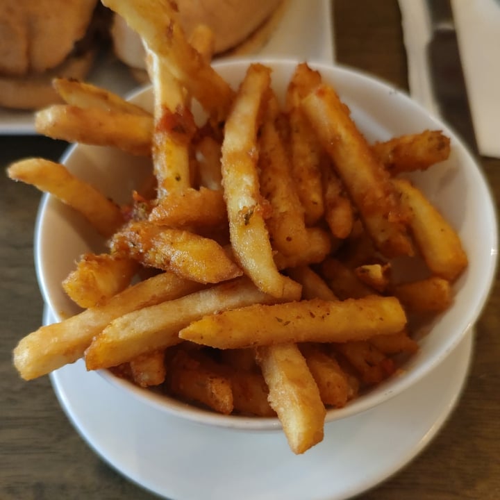 photo of Quantum Leap Garlic Fries shared by @mariop13 on  16 May 2023 - review