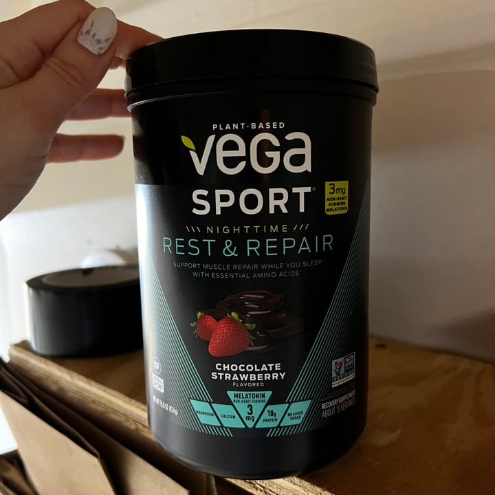 photo of Plant-Based Vega Sport Chocolate Strawberry shared by @danidarling06 on  27 Mar 2023 - review