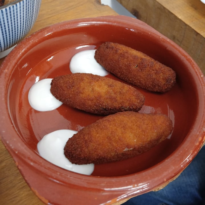 photo of Veganí Croquetas De Puerro Y Champiñones shared by @ornitorrincavegana on  12 Mar 2023 - review