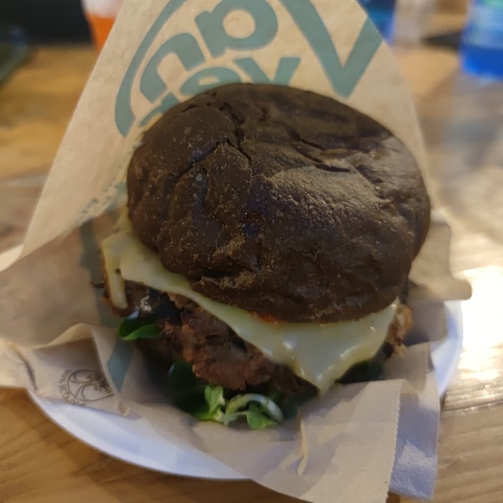 photo of Van Ver Burger Mulingiano shared by @genea on  08 Aug 2023 - review